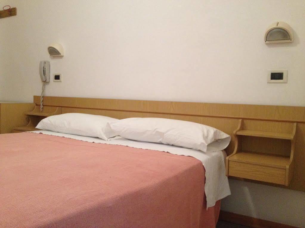 Hotel Luana Rimini Esterno foto