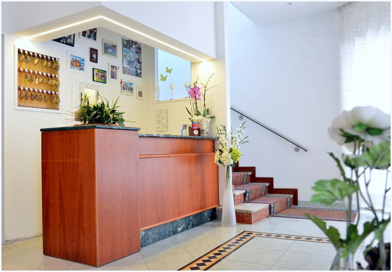 Hotel Luana Rimini Esterno foto